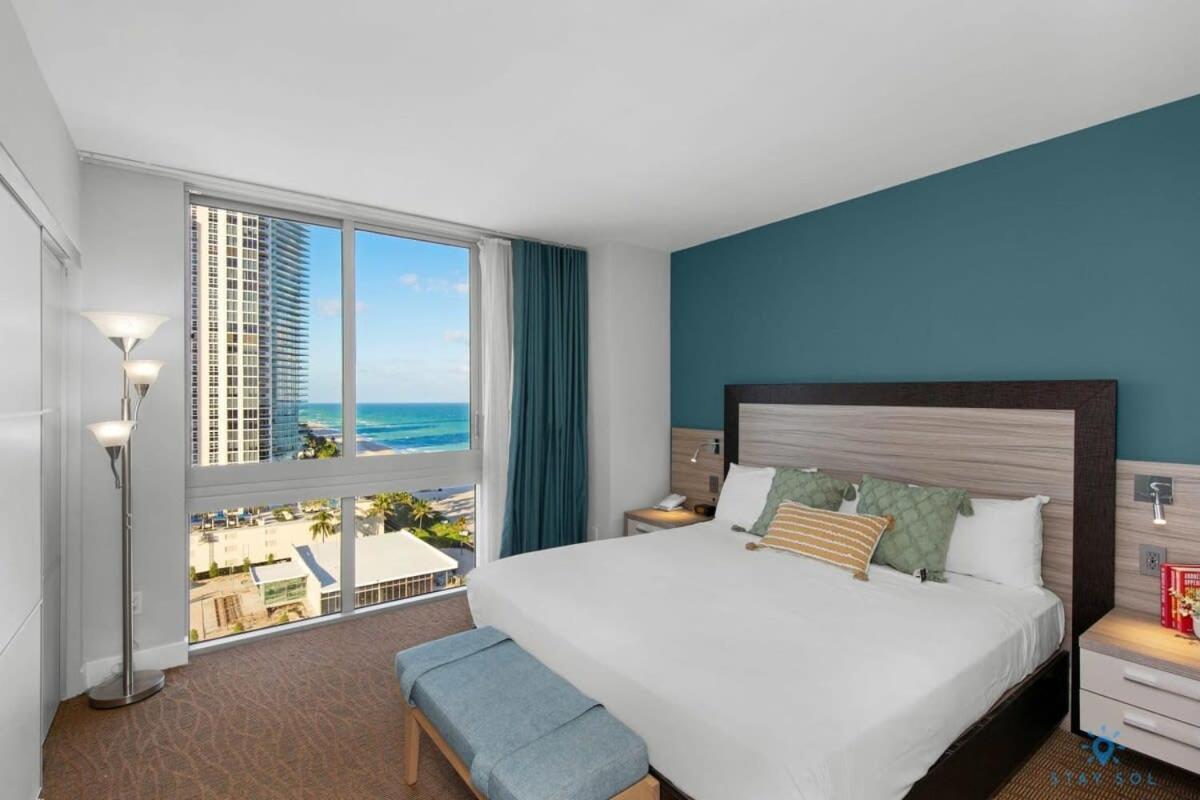 מיאמי ביץ' Beachfront Resort Pool Ocean View Balcony מראה חיצוני תמונה