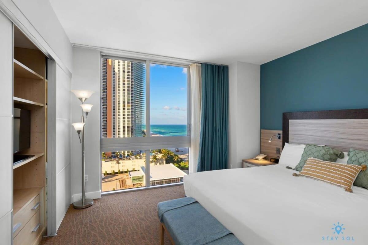 מיאמי ביץ' Beachfront Resort Pool Ocean View Balcony מראה חיצוני תמונה