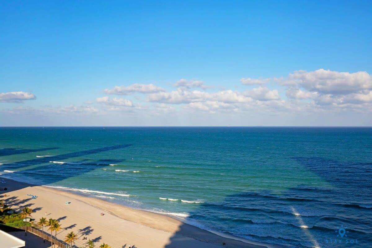 מיאמי ביץ' Beachfront Resort Pool Ocean View Balcony מראה חיצוני תמונה