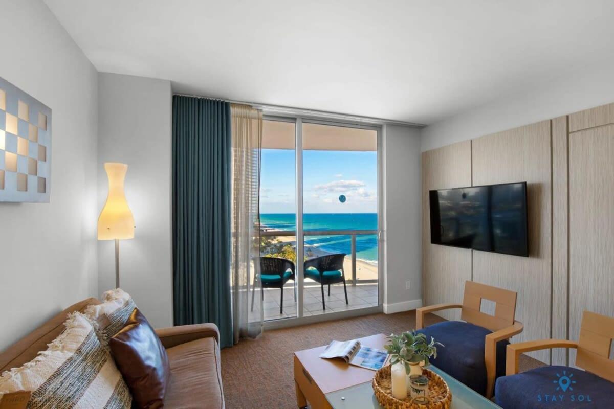 מיאמי ביץ' Beachfront Resort Pool Ocean View Balcony מראה חיצוני תמונה