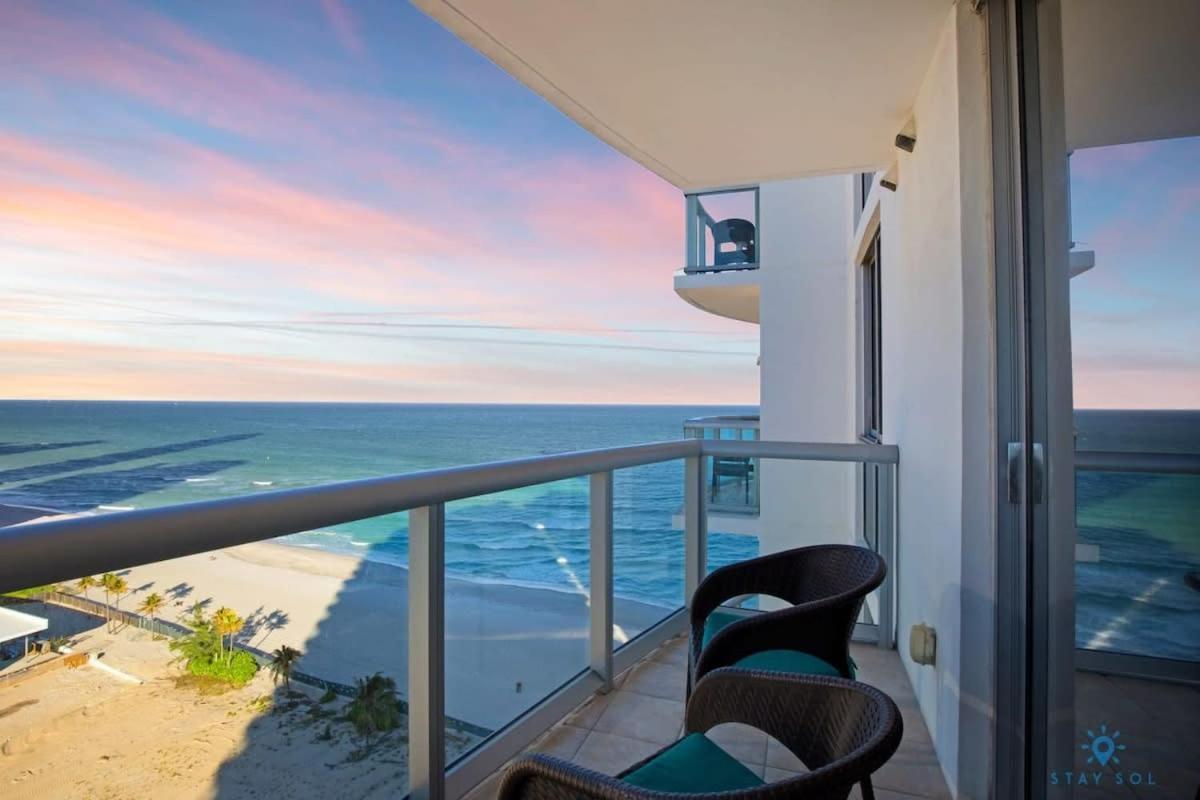 מיאמי ביץ' Beachfront Resort Pool Ocean View Balcony מראה חיצוני תמונה