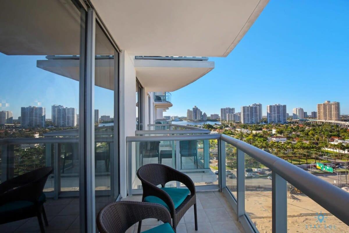 מיאמי ביץ' Beachfront Resort Pool Ocean View Balcony מראה חיצוני תמונה